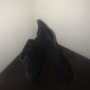 Jessica Simpson Black swayed ankle heels